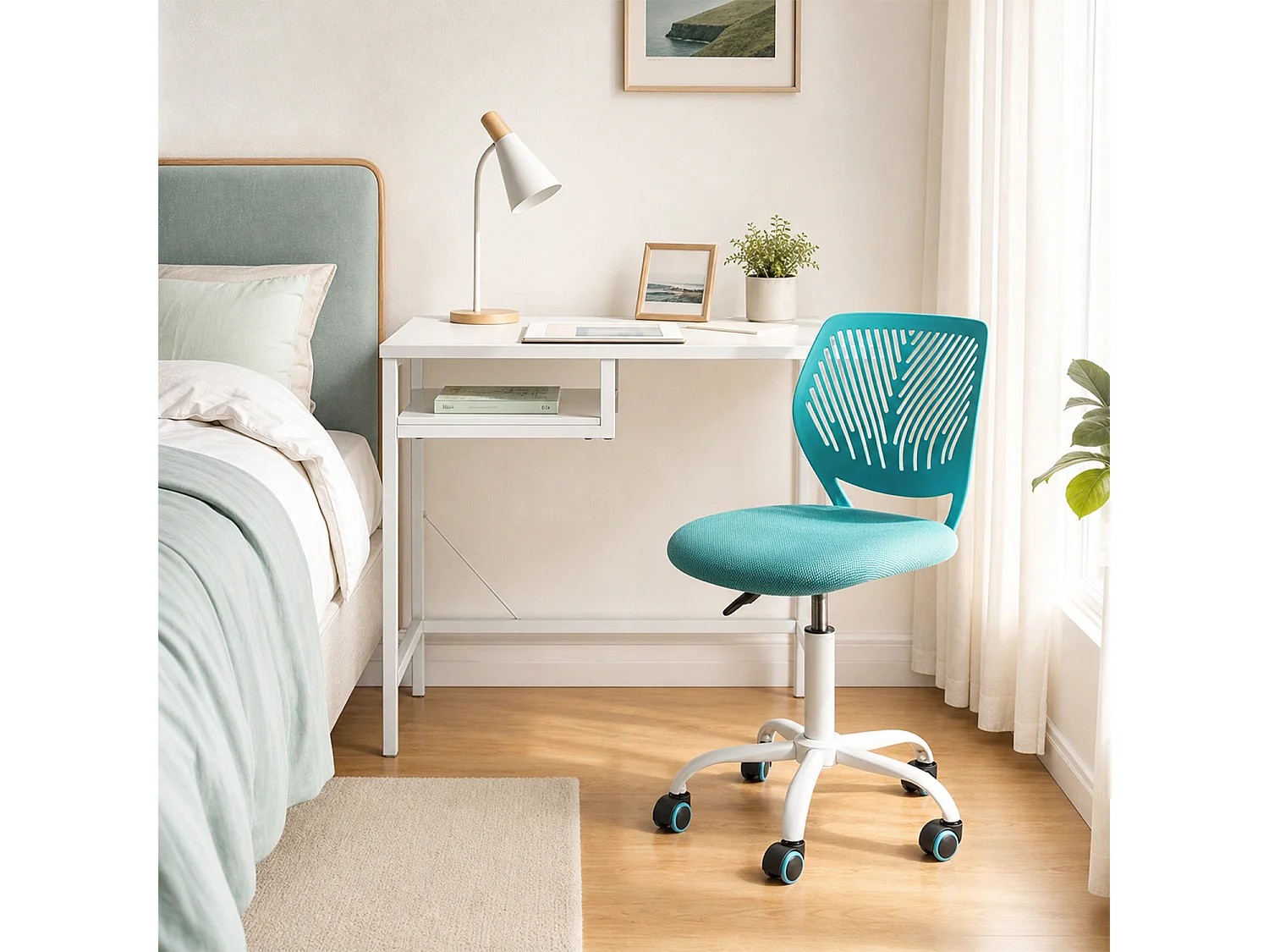 MEUBLES COSY CARNATION Silla giratoria regulable en altura con asiento de malla turquesa y patas de metal