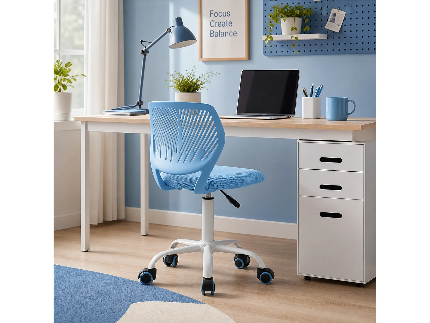 MEUBLES COSY CARNATION Silla giratoria regulable en altura con asiento de malla azul y patas de metal