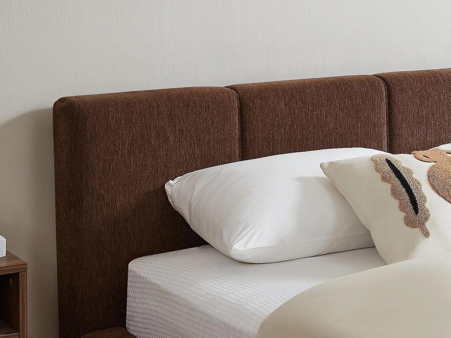 Gestoffeerd Bed ÉPURE 140x200cm - Tweepersoonsbed met Minimalistisch Ontwerp en Stevige Structuur, Eenvoudige Montage, Bruin
