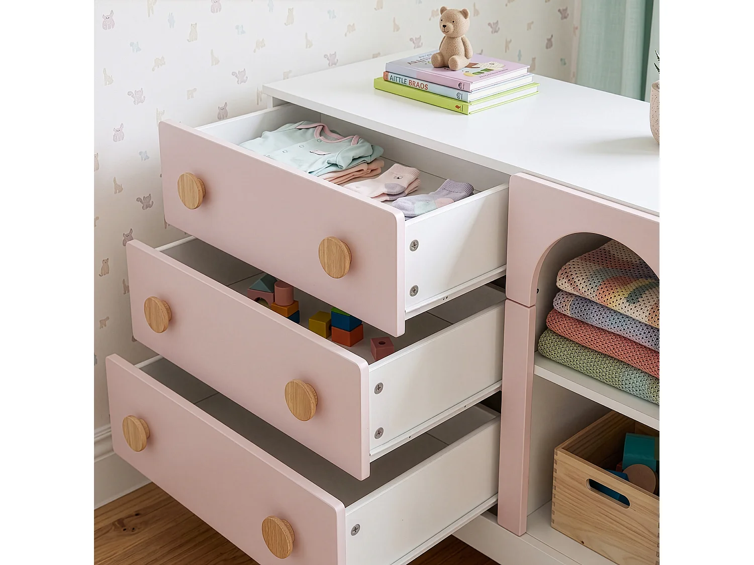 Commode enfant Vaarentaa 79 x 41 x 66 cm blanc rose [en.casa]