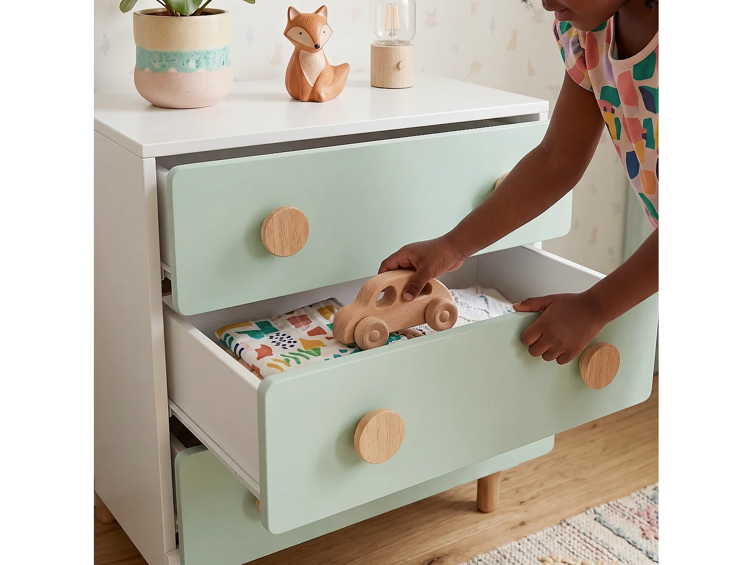Commode enfant Vaarentaa 55 x 41 x 66 cm blanc vert menthe [en.casa]