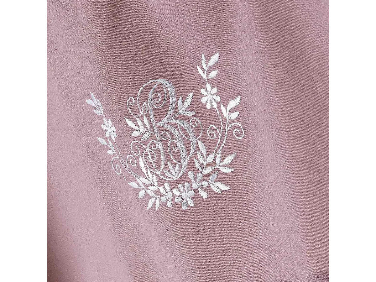Nappe Brodée "Bonheur" 140x240cm Rose