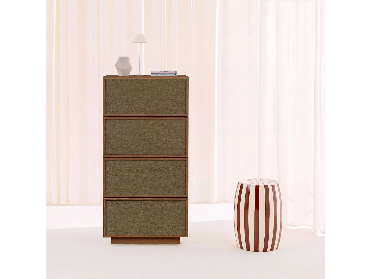 Cassettiera decorata in legno e tessuto 4 cassetti, Kuba, Noce, 48x40x98.5 cm