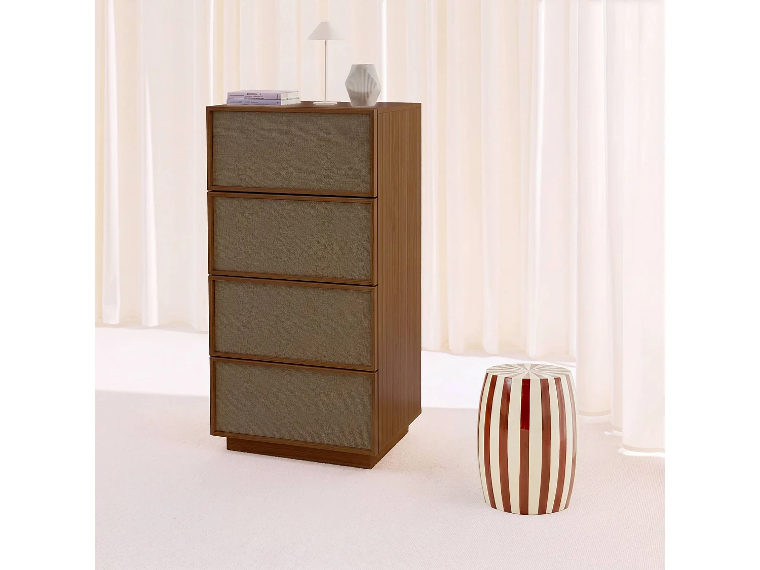 Cassettiera decorata in legno e tessuto 4 cassetti, Kuba, Noce, 48x40x98.5 cm