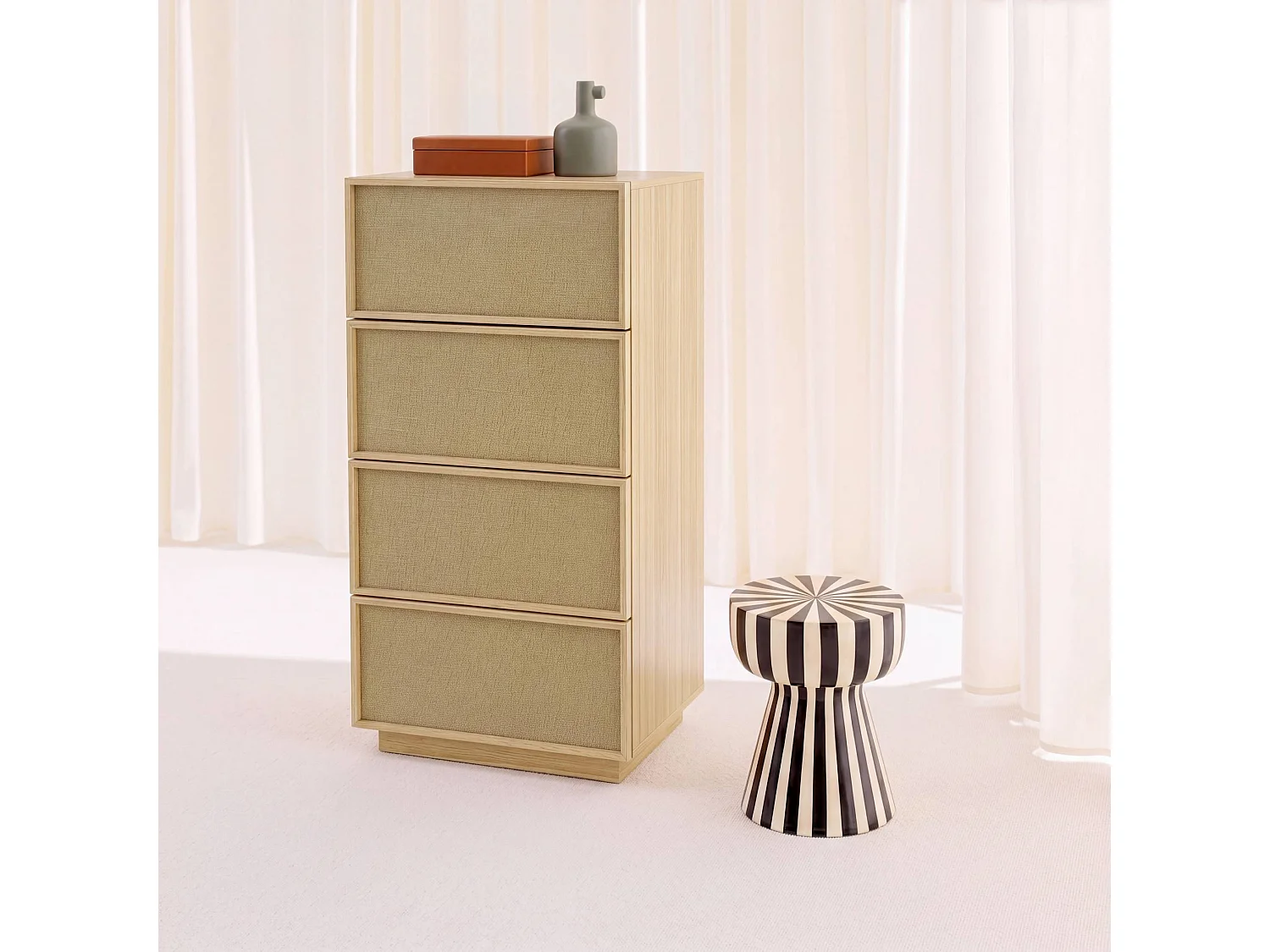 Chiffonnier décor bois et tissu 4 tiroirs naturel - Kuba