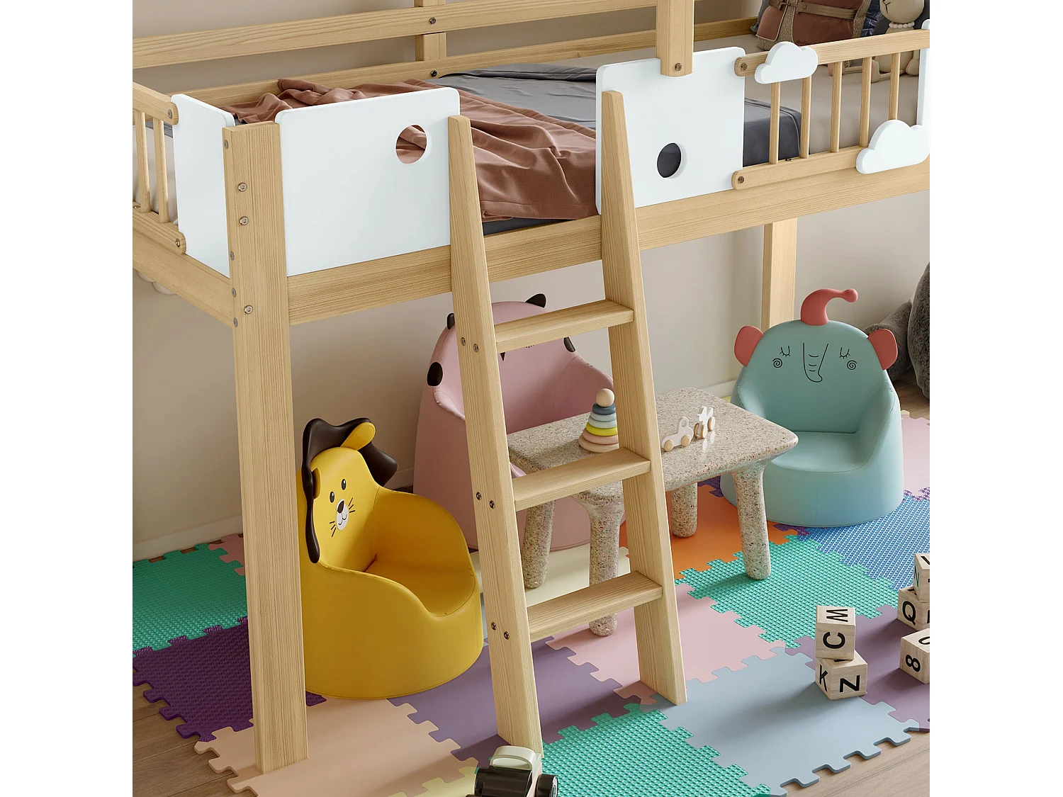 Lit haut enfant 90x200 cm, blanc et bois naturel, avec toit design, échelle inclinée, sans matelas