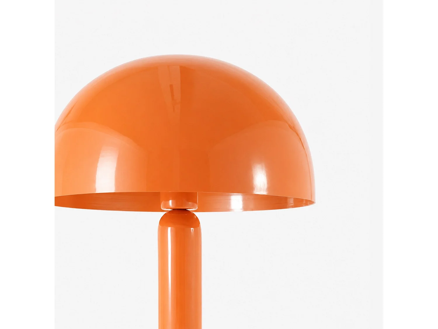 Lámpara de pie de madera y metal naranja - Romy