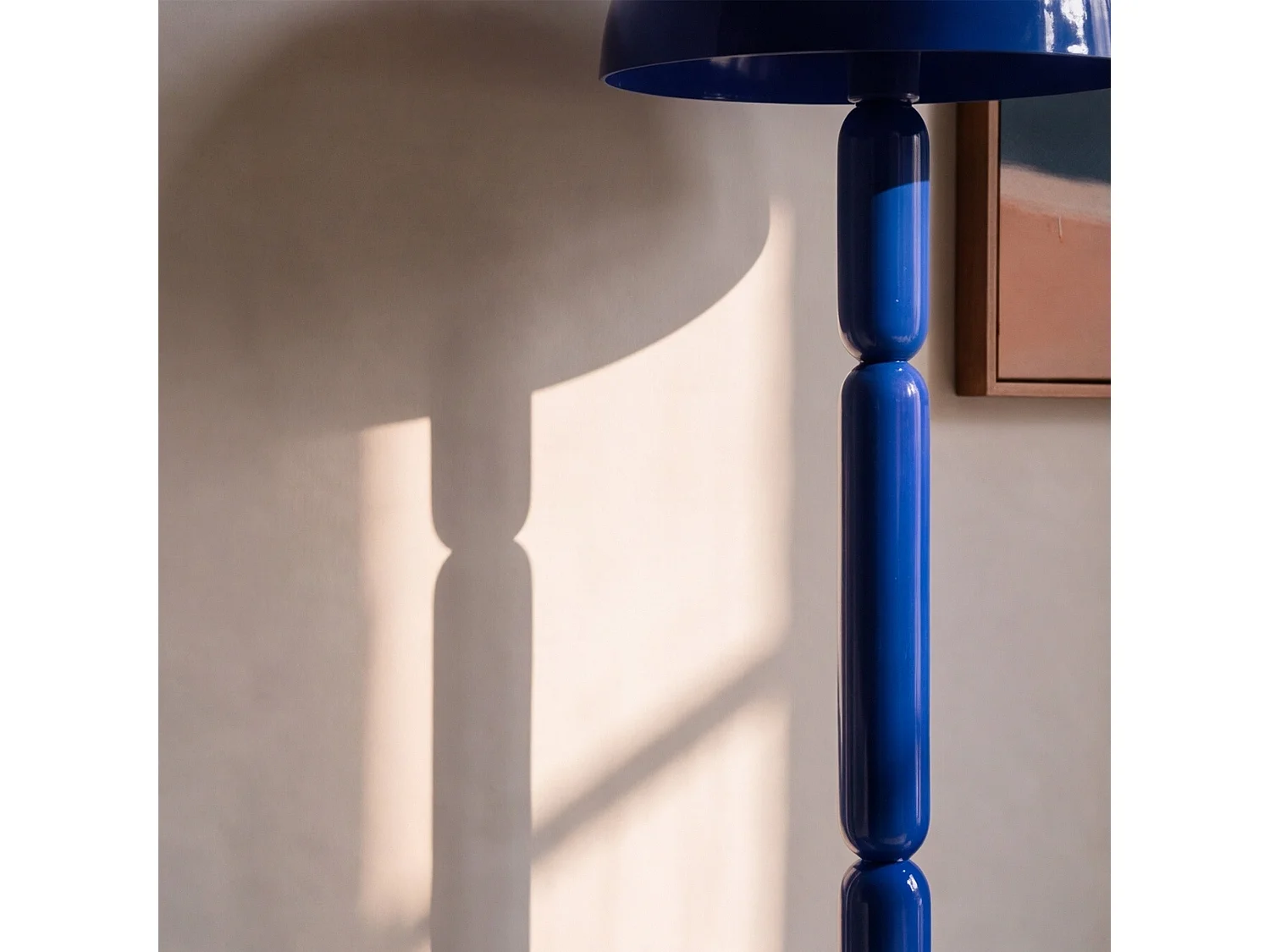 Lampadaire en bois et métal bleu foncé - Romy