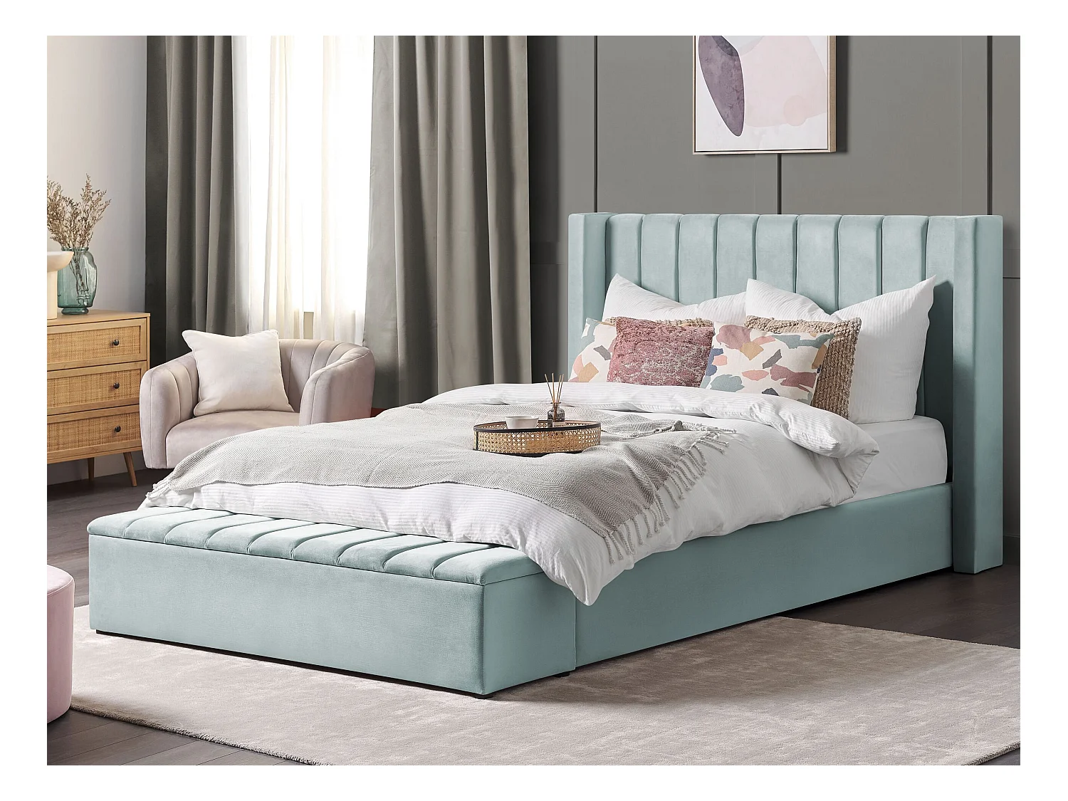 Lit double en velours vert menthe avec banc coffre 180 x 200 cm NOYERS