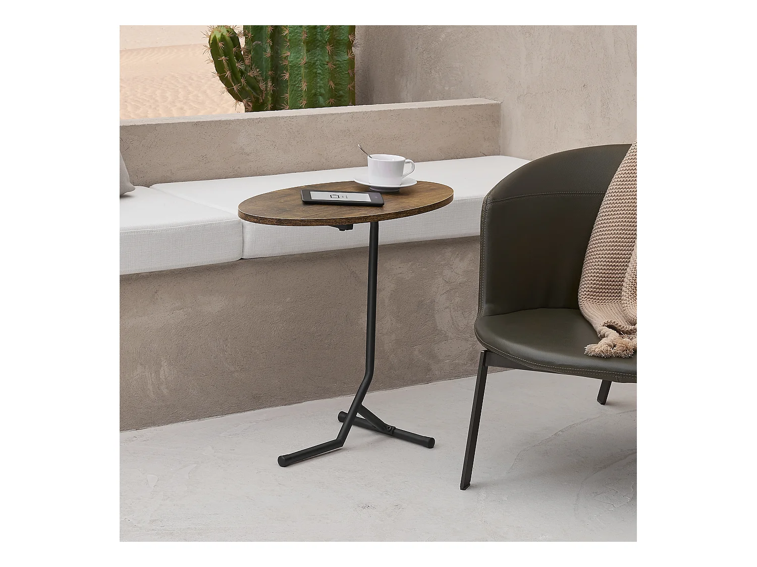 Table d'appoint ovale Karlebo 55 x 60 x 30 cm effet bois foncé [en.casa]