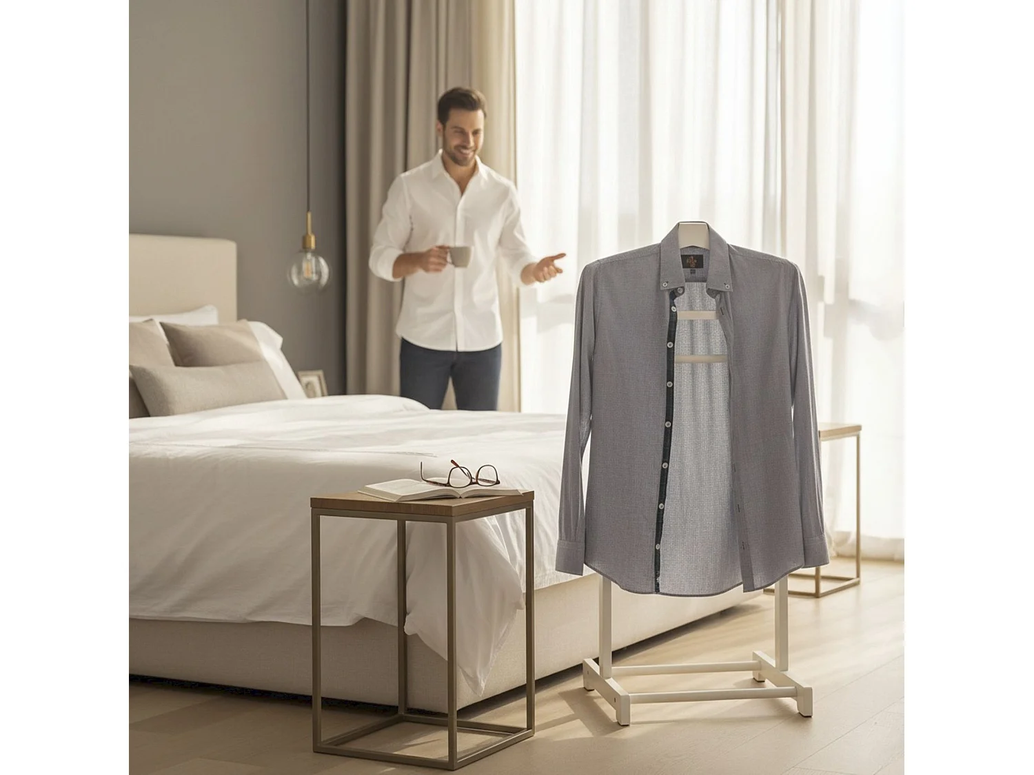 Valet de chambre Valet de nuit  en bambou massif coloris Blanc – Longueur 48 x Profondeur 36 x Hauteur 97 cm