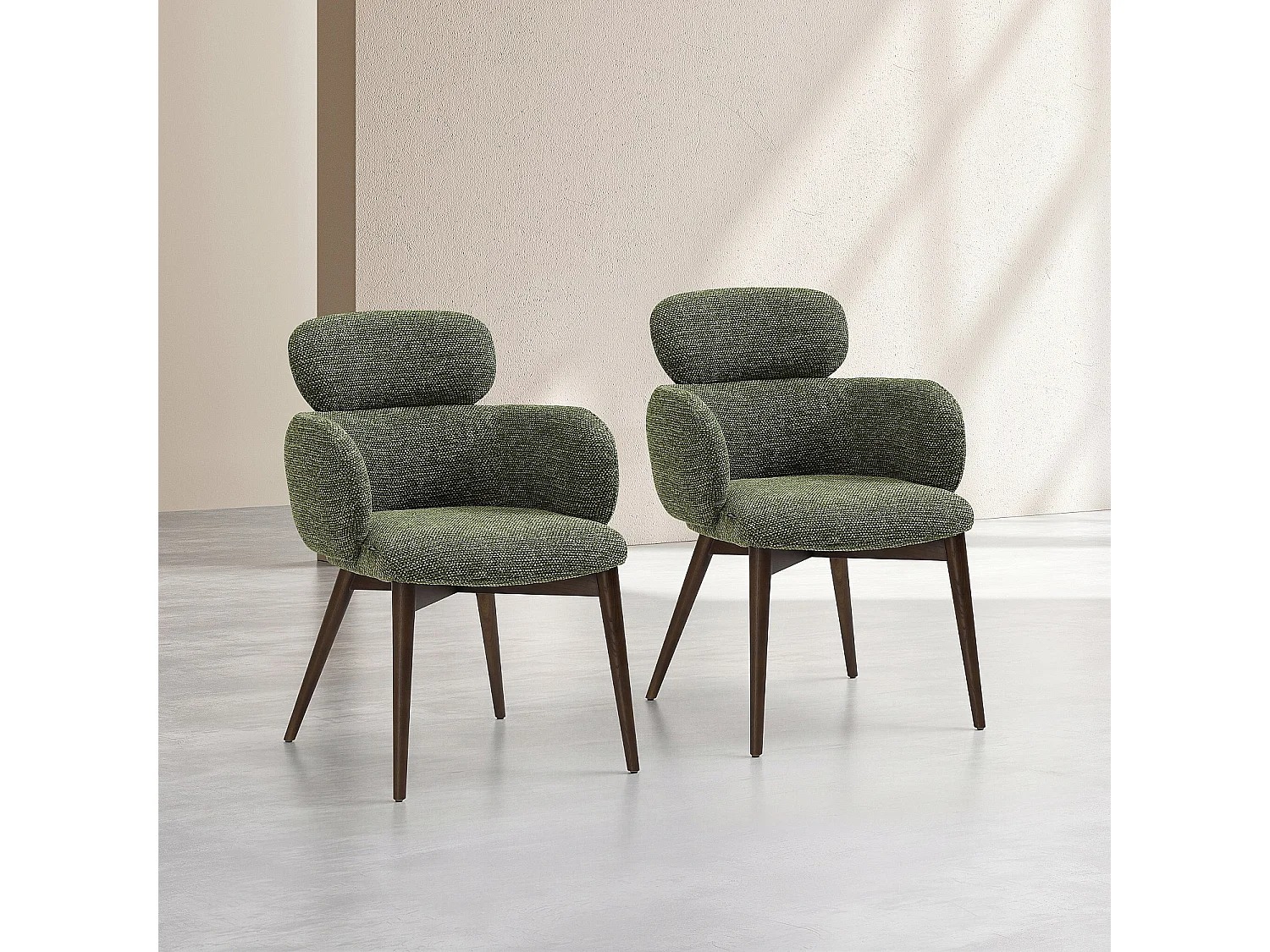 Habitat - Lot de 2 chaises en tissu et bois massif finition noyer avec accoudoirs - Vert kaki - Flore