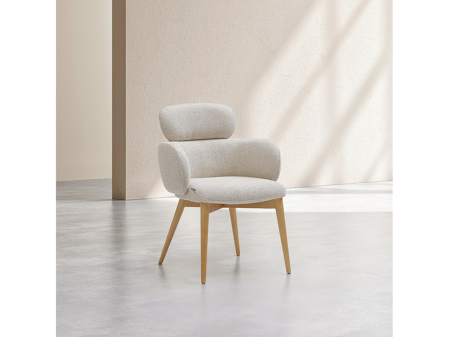 Habitat - Lot de 2 chaises en tissu et bois massif finition chêne avec accoudoirs - Beige - Flore