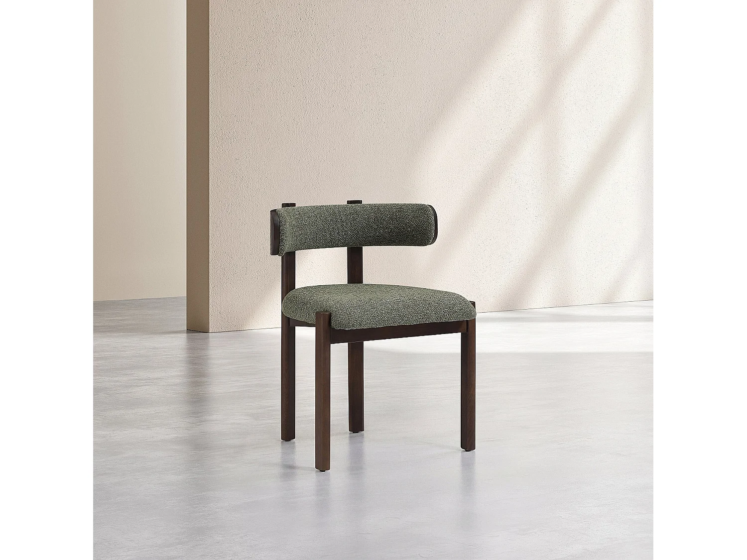 Habitat - Lot de 2 chaises en tissu et bois massif finition noyer - Vert kaki - Youna