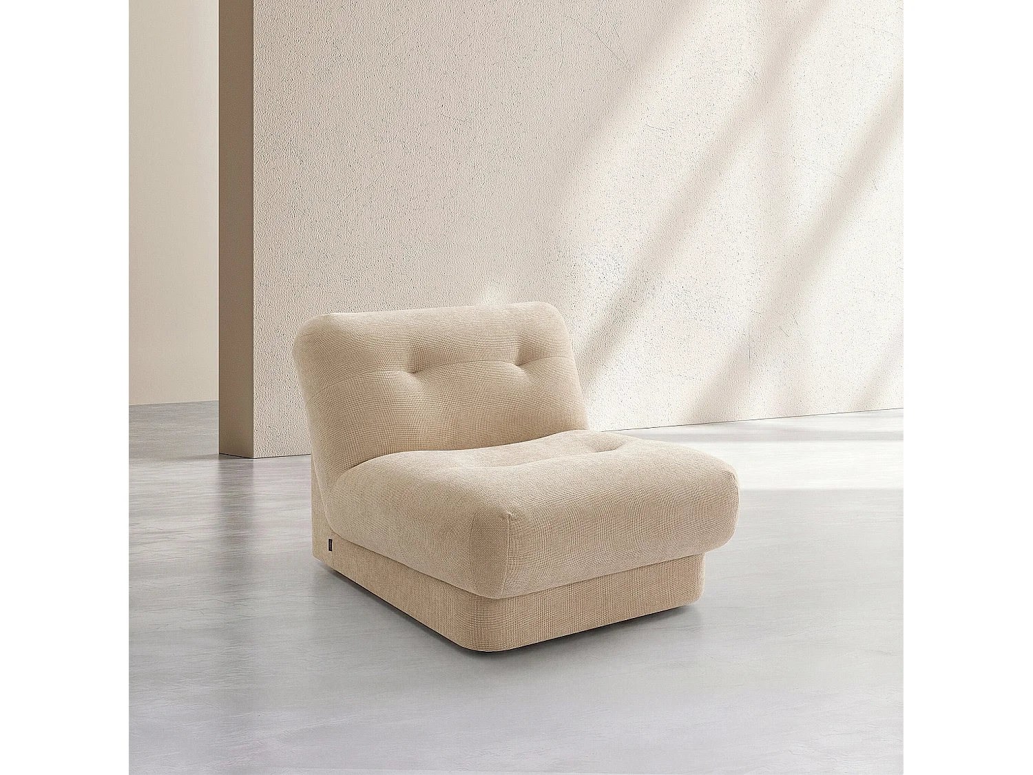 Habitat - Chauffeuse capitonnée en tissu chenille avec dossier garni de plumes - Beige sable - Lorena