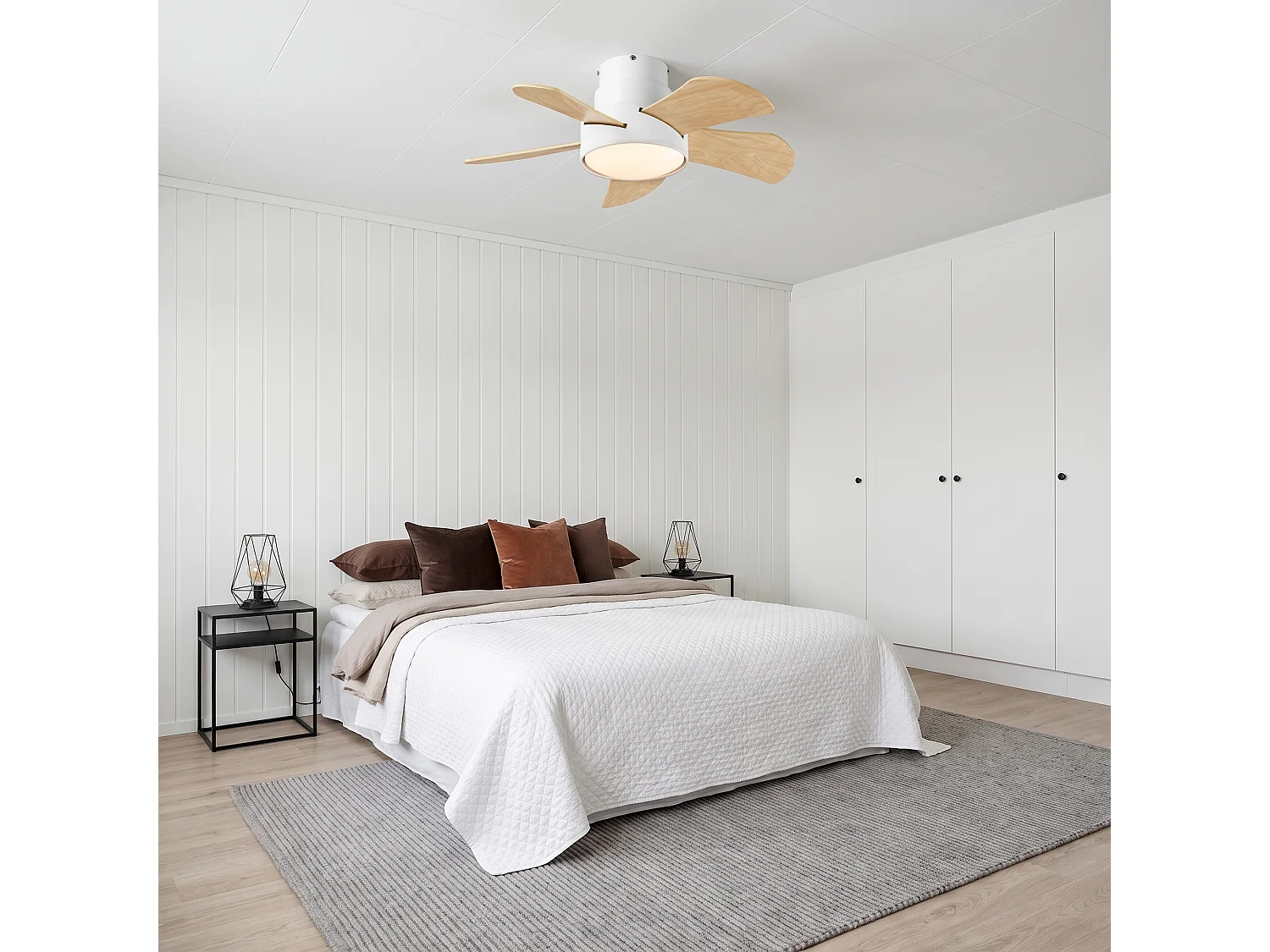 Parrot Uncle Hängender LED-Ventilator mit Lampe, weißes Gehäuse, 76 cm lange Flügel mit Holzoptik, ideal für kleine Schlafzimmer und Wohnzimmer