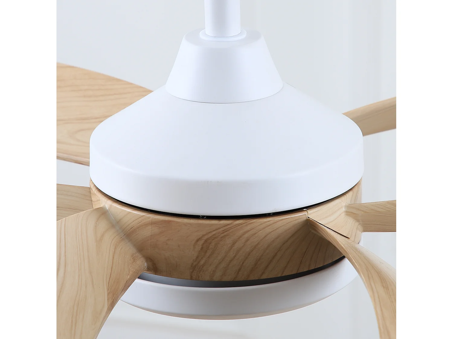 Parrot Uncle Deckenventilator mit Leuchte und originell geformten Flügeln, aerodynamische Flügel in Holzoptik, modernes und natürliches Design, weiß, 110 cm