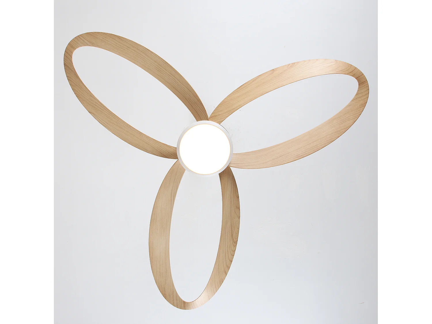 Parrot Uncle Deckenventilator mit Leuchte und originell geformten Flügeln, aerodynamische Flügel in Holzoptik, modernes und natürliches Design, weiß, 110 cm