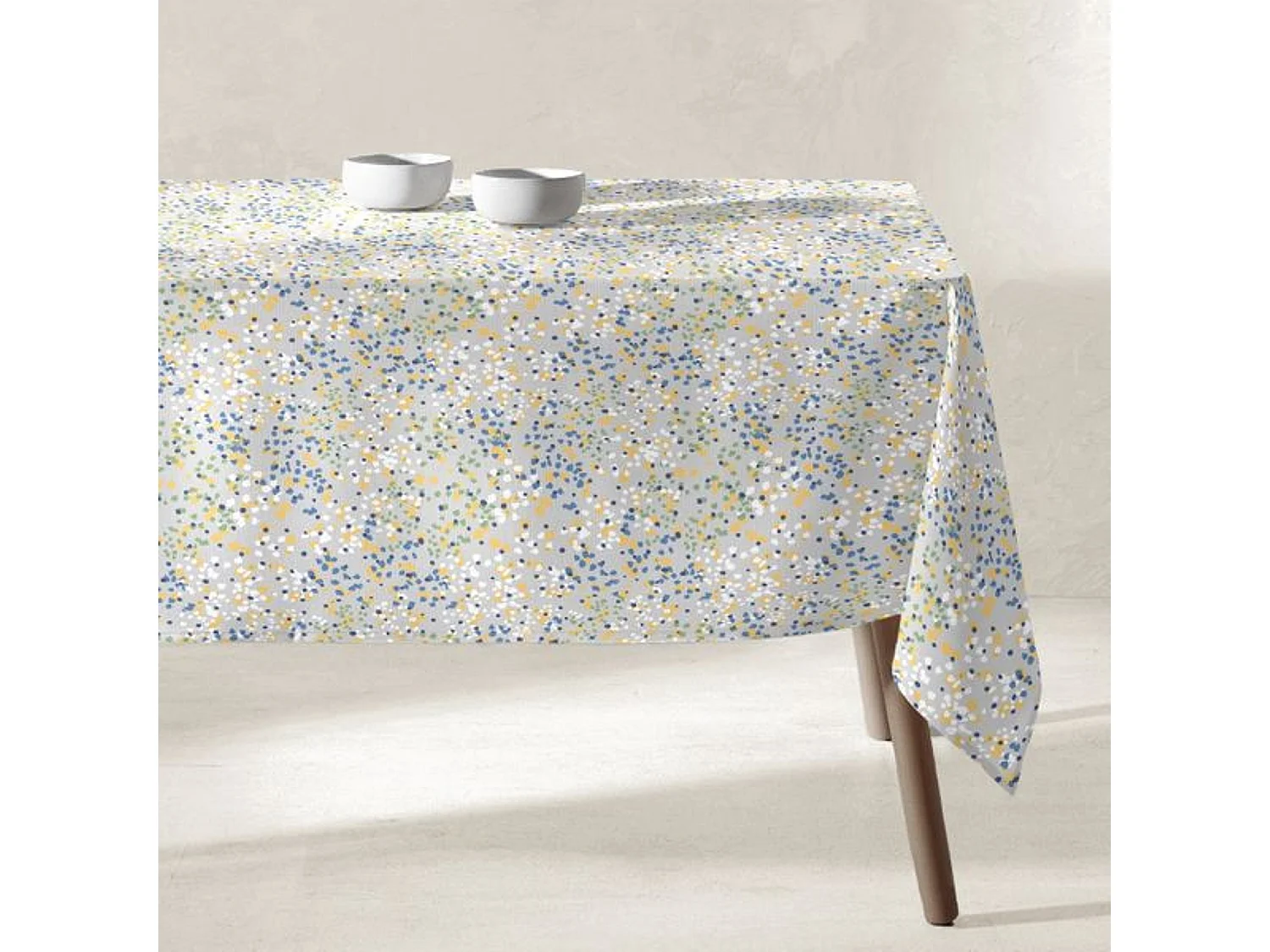 Nappe en résine antitache bleue 135x300 cm JAVA