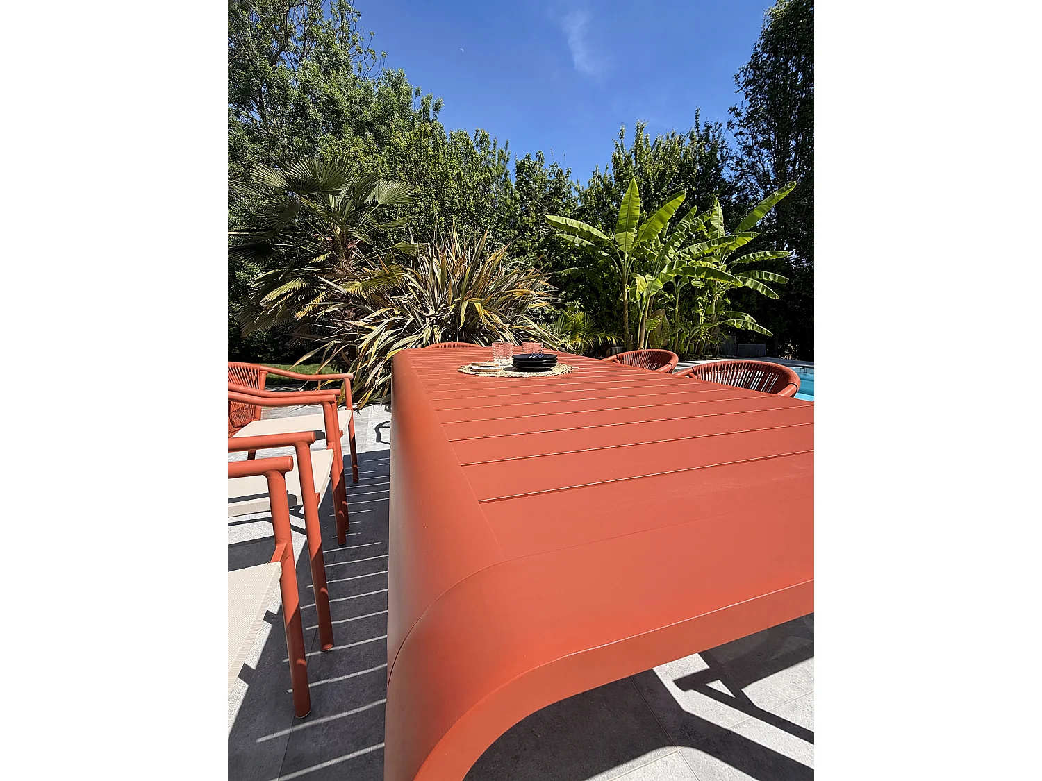 8-sitzige Garten-Essgruppe aus terrakottafarbenem Aluminium