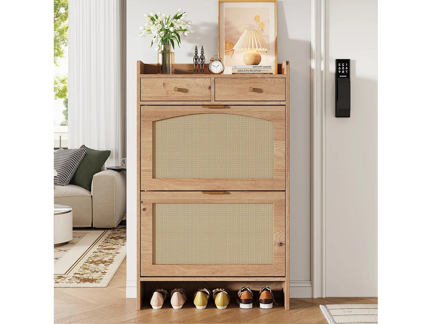 Schuhschrank aus Rattan mit 2 Klapptüren und 2 Schubladen – Spanplatte – 65 x 25 x 106 cm – Naturholz