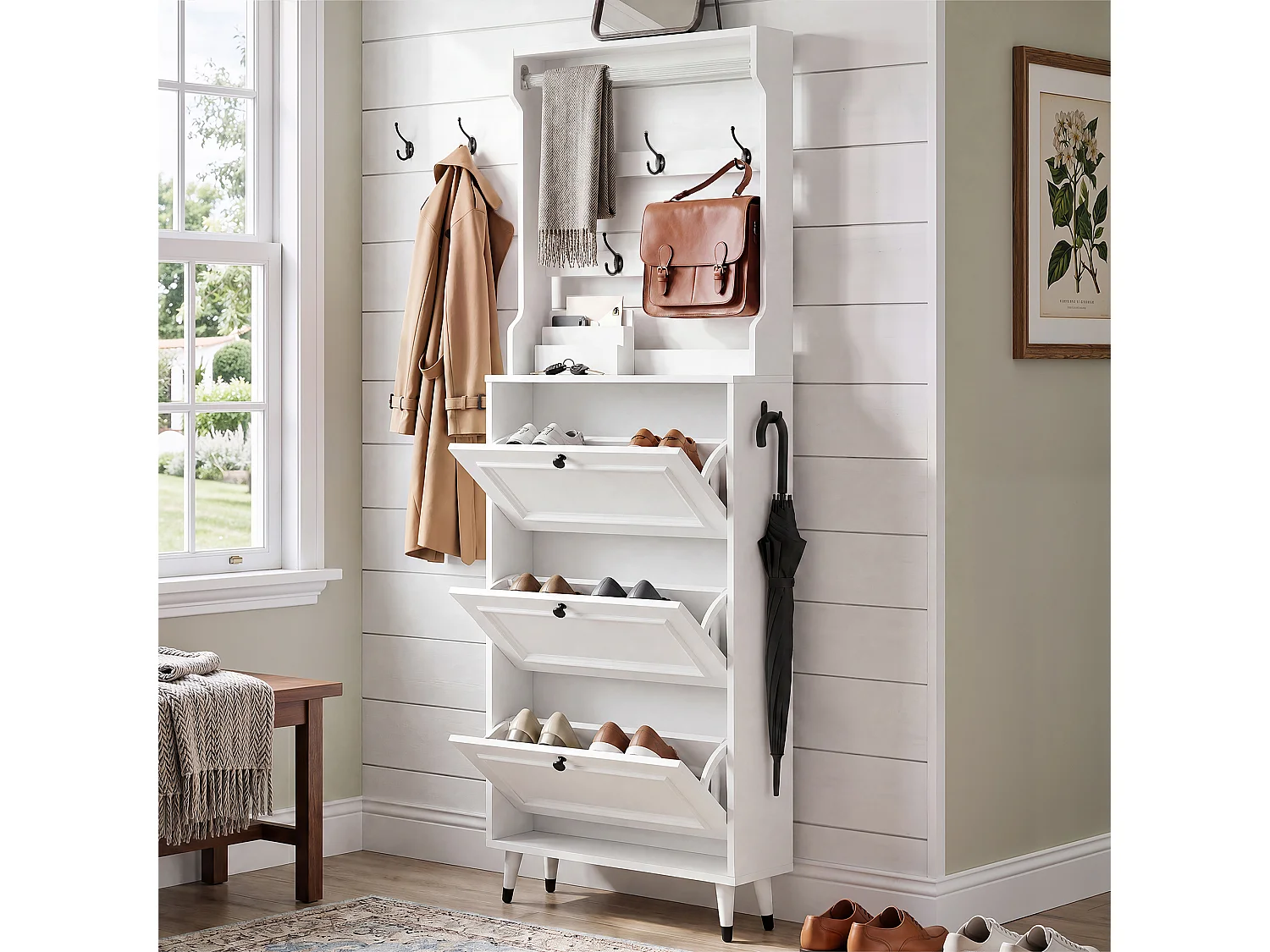 Schuhschrank mit 3 Klapptüren, Kleiderstange und 6 Haken – 66 x 17 x 180 cm – Spanplatte und MDF – Weiß