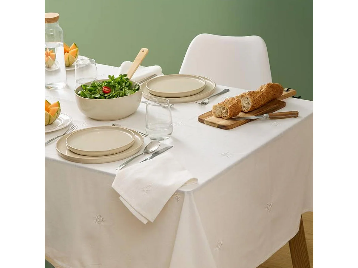 Nappe Brodé en Coton "Joy" 150x250cm Blanc