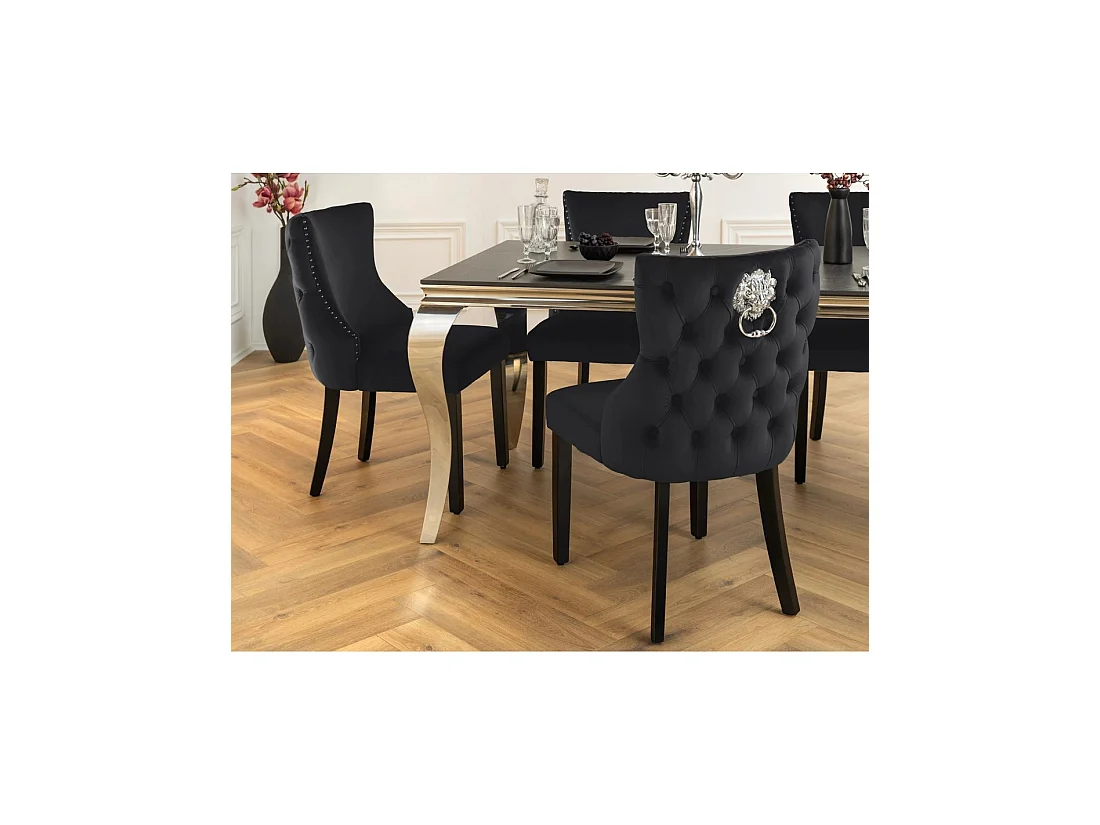 Set van 2 Chesterfield REGINA zwarte fluwelen stoelen - Gestoffeerde rug, zilveren leeuwenkop en poten van rubberhout