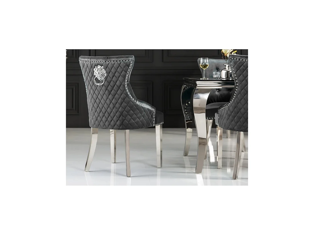 Lot de 2 chaises Chesterfield REGINA grises en velours matelassé – Tête de lion argentée, clous décoratifs et pieds en acier