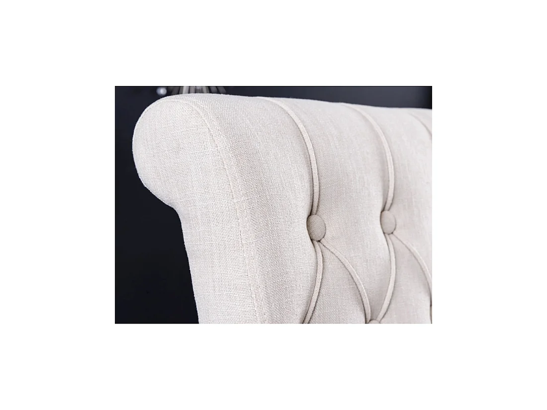 Set von 2 Chesterfield-Stühlen REGINA in beige samt mit Knopfheftung – Schwarze Nägel und dunkle Hevea-Holzbeine