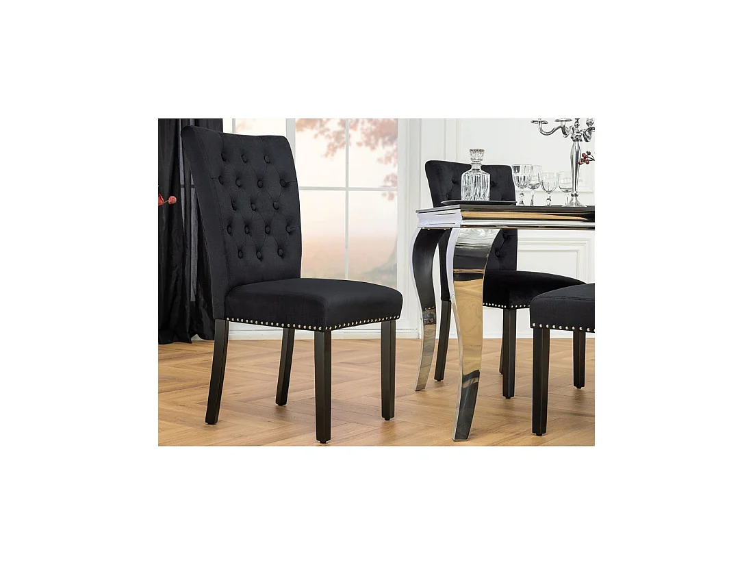 Set van 2 Chesterfield REGINA zwarte fluwelen stoelen met capitonnering - Zilveren nagels en heveahouten poten
