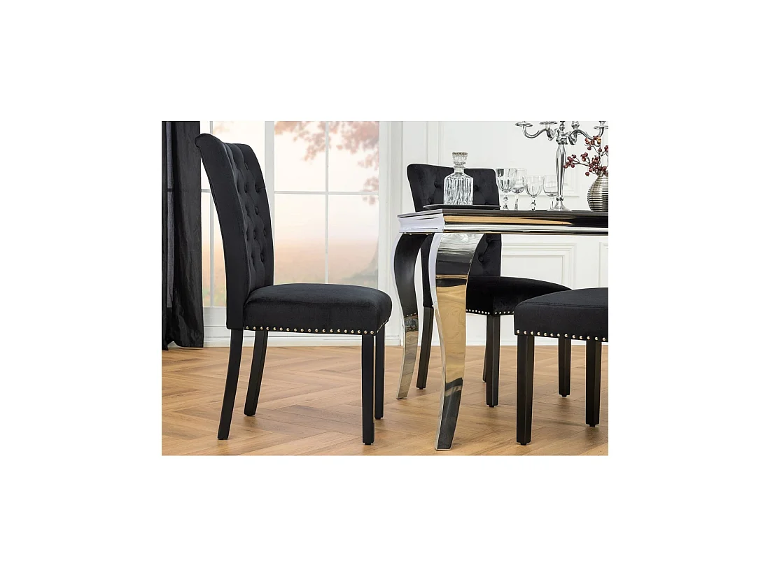 Set van 2 Chesterfield REGINA zwarte fluwelen stoelen met capitonnering - Zilveren nagels en heveahouten poten
