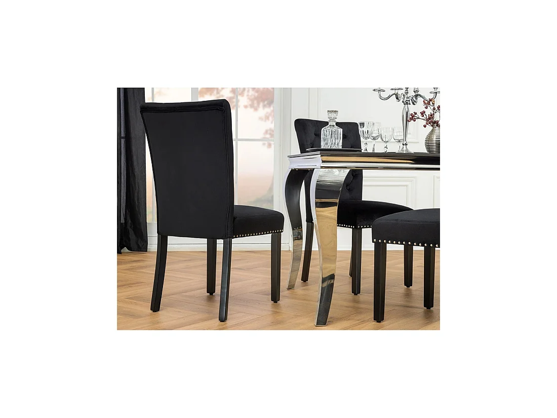 Set van 2 Chesterfield REGINA zwarte fluwelen stoelen met capitonnering - Zilveren nagels en heveahouten poten