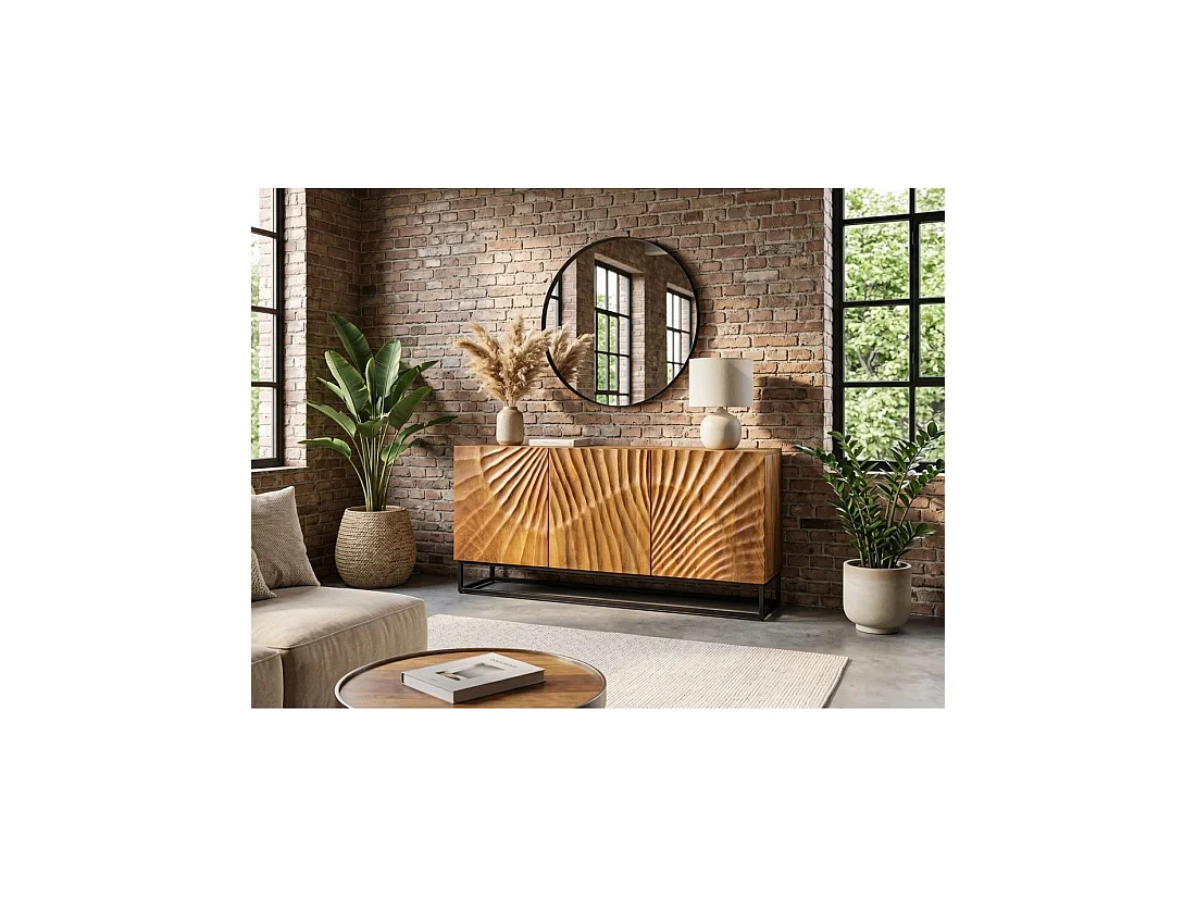 Buffet SILVA 140 cm in massief mangohout met gesneden details – 3 deuren en zwart metalen onderstel