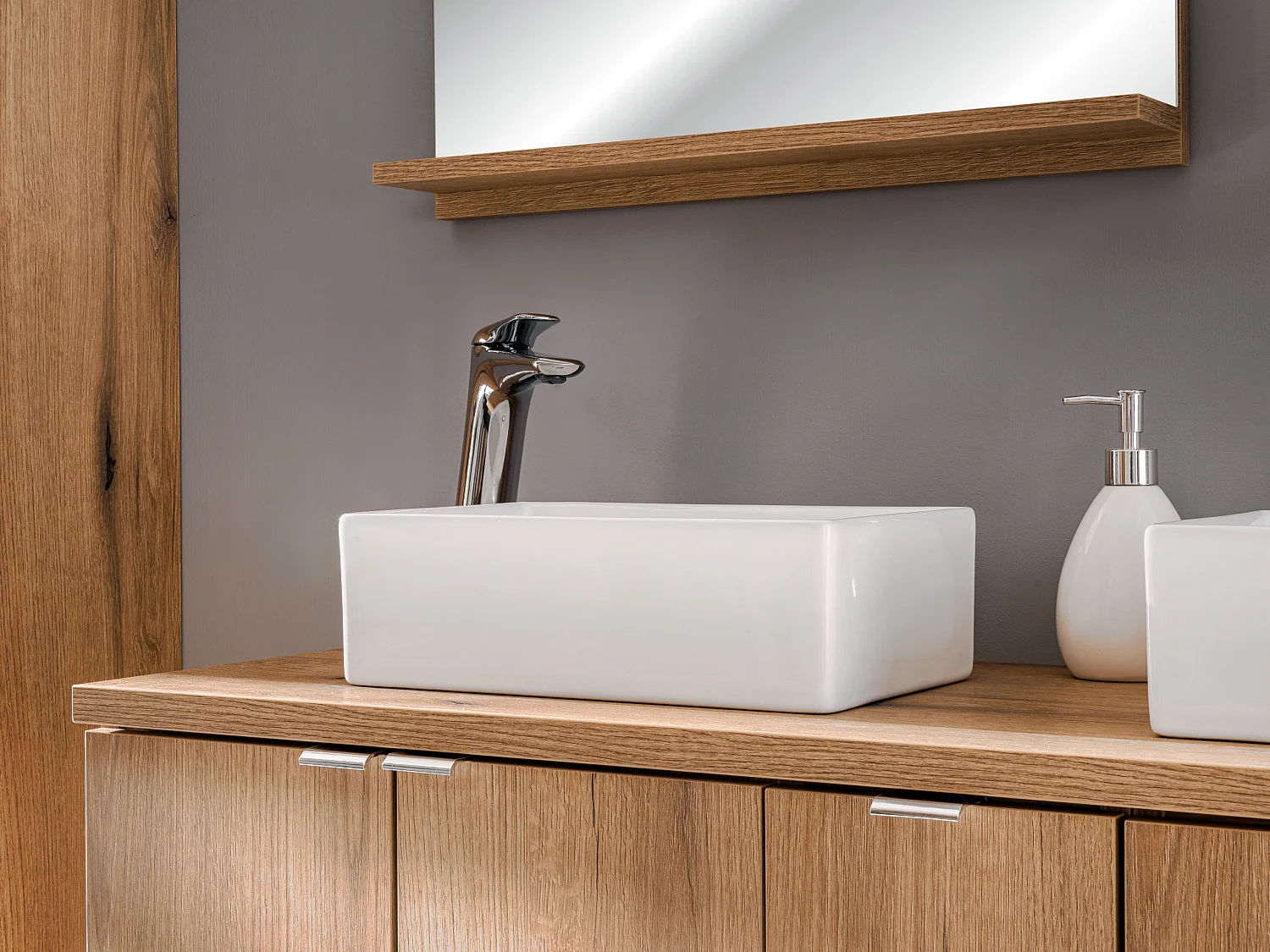 Conjunto de muebles Nova Coast Evoke 50 cm con encimera de baño, lavabo sobre encimera Gaja y armario alto
