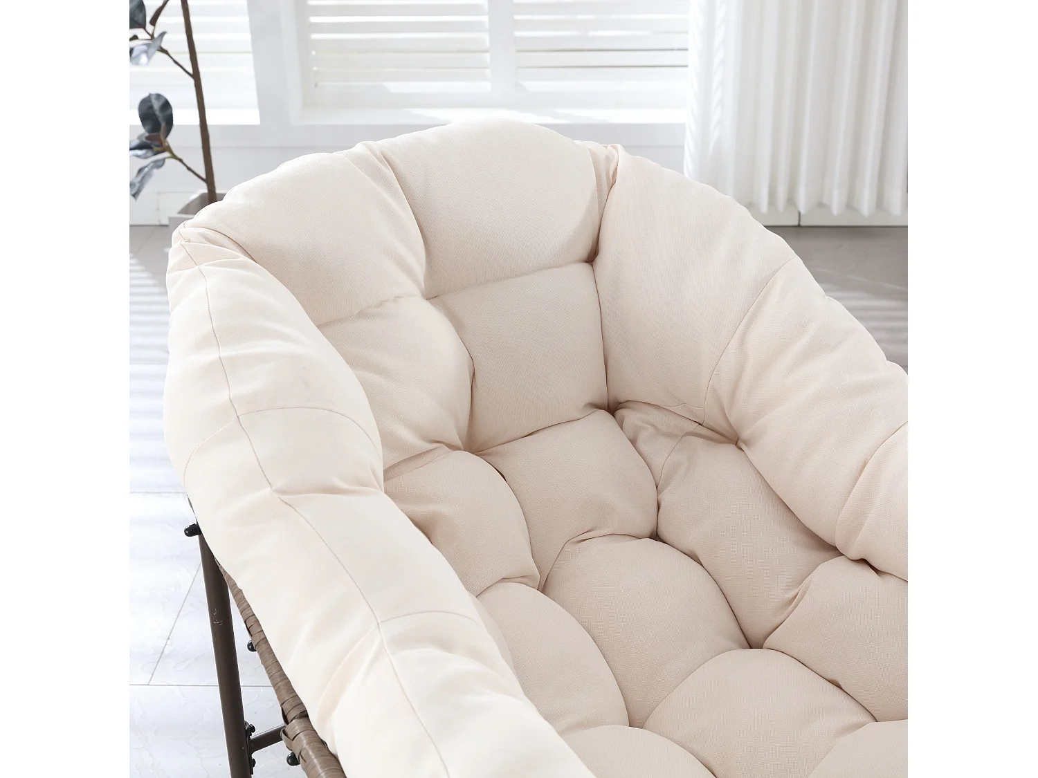 Grand fauteuil à bascule oeuf extérieur salon rotin avec coussin épais et structure acier