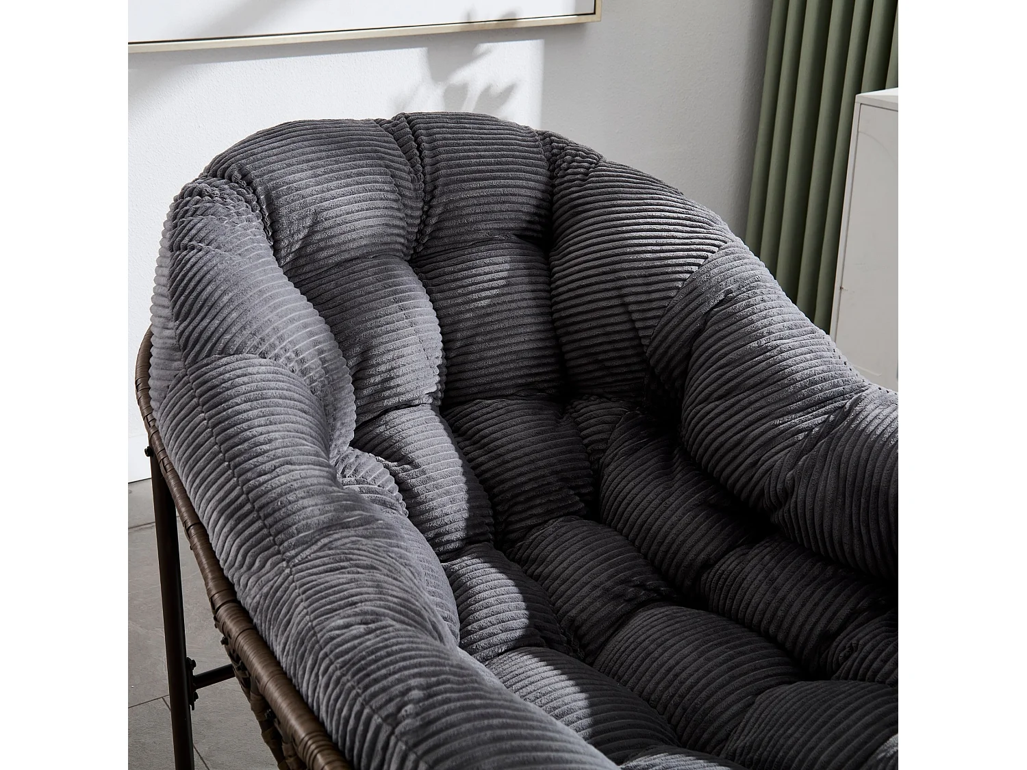 Silla mecedora huevo grande exterior salón ratán con cojín grueso y estructura de acero