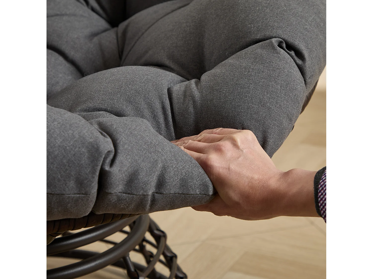 Sillón giratorio Papasan con asiento redondo de 92 cm, cojín grueso y estructura de acero