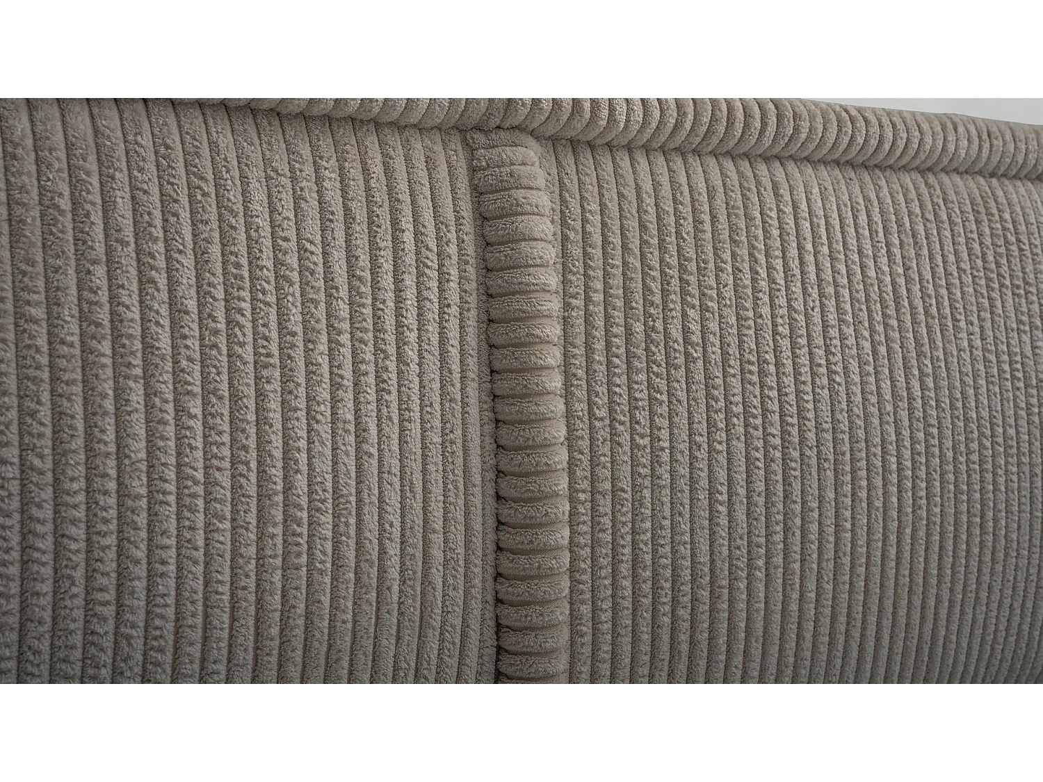 Gestoffeerd bed Cordo met opbergruimte, olijfgroene ribstof, 160x200cm