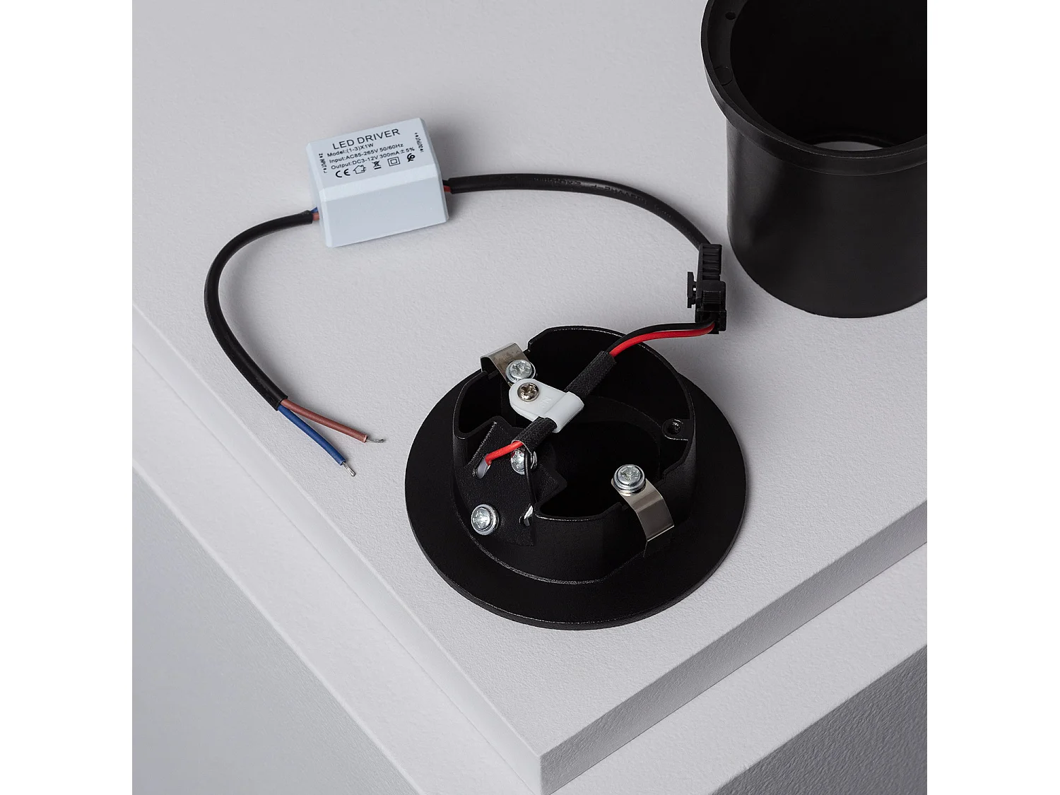 Baliza LED Empotrable Pared Circular Aluminio Adam 3000K Negro Blanco Cálido