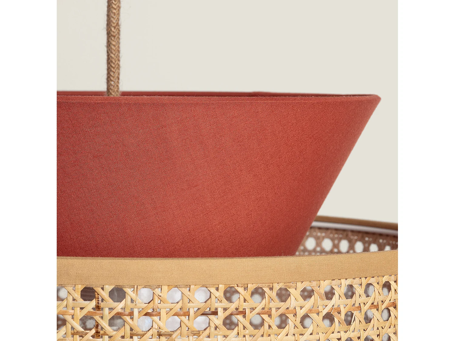 Lámpara Colgante Ratán y Tela Chulu Terracota