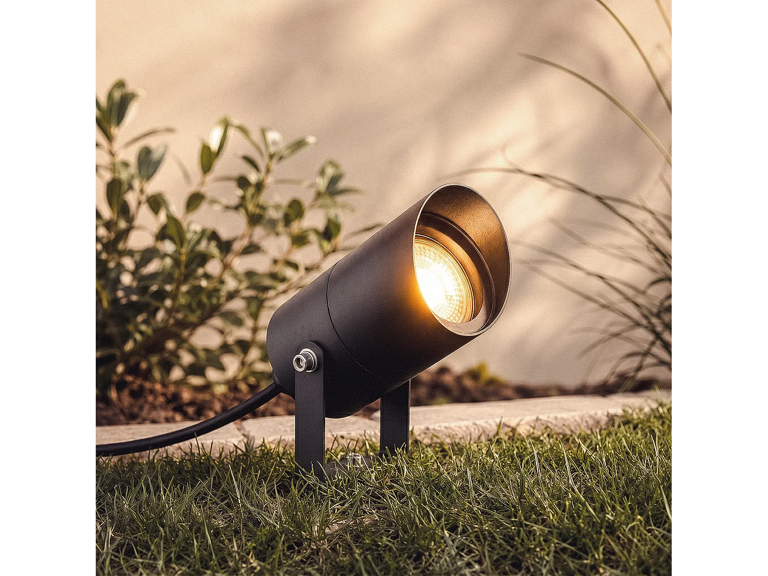 Foco Exterior GU10 Aluminio con Pincho Tilot Negro
