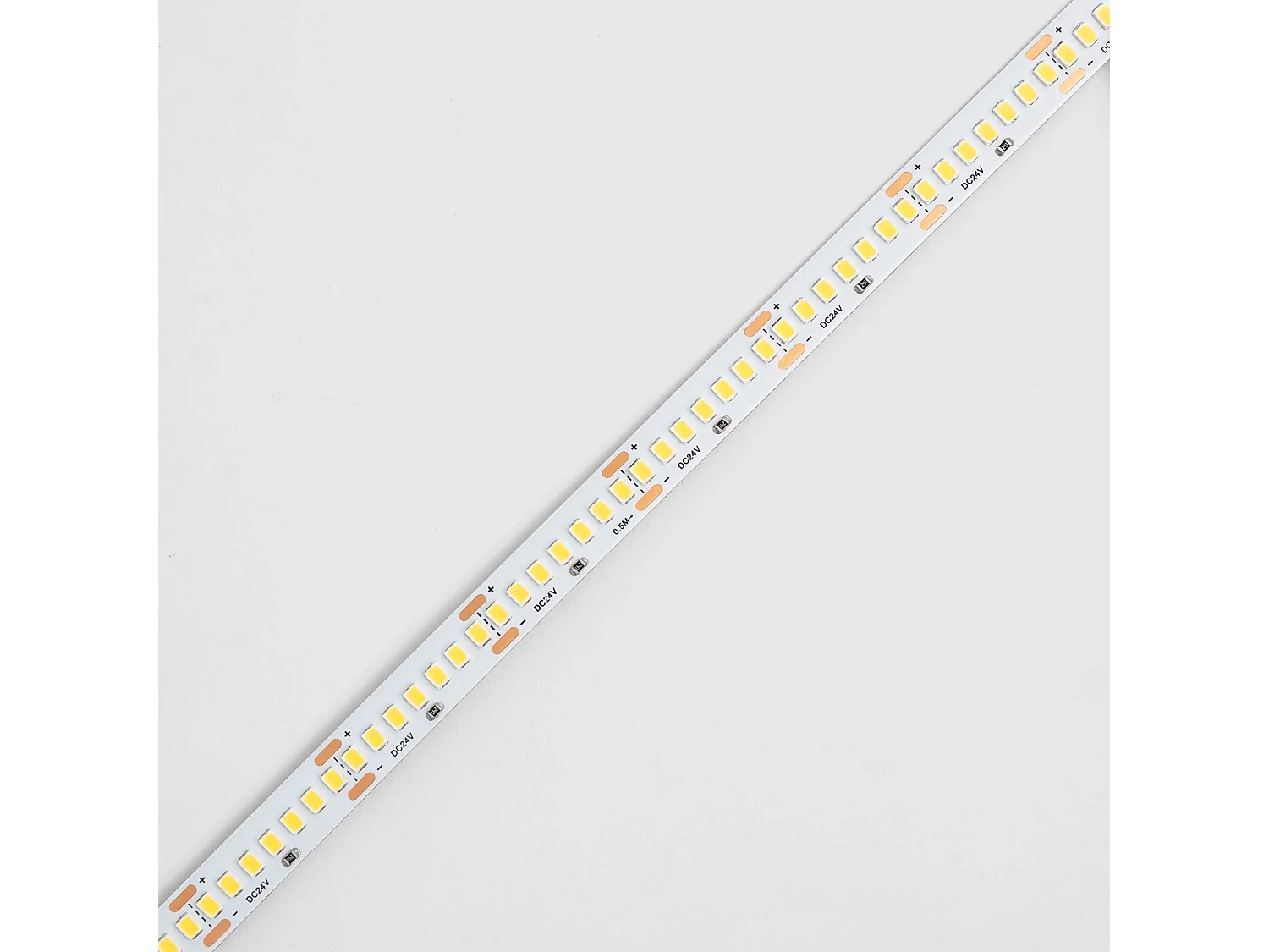Ruban LED 24V SMD 238 LED/m Bobine 10m Longue Distance 14W/m 1800lm/m Largeur 10mm Coupe 3 cm IP20 6500K Blanc froid