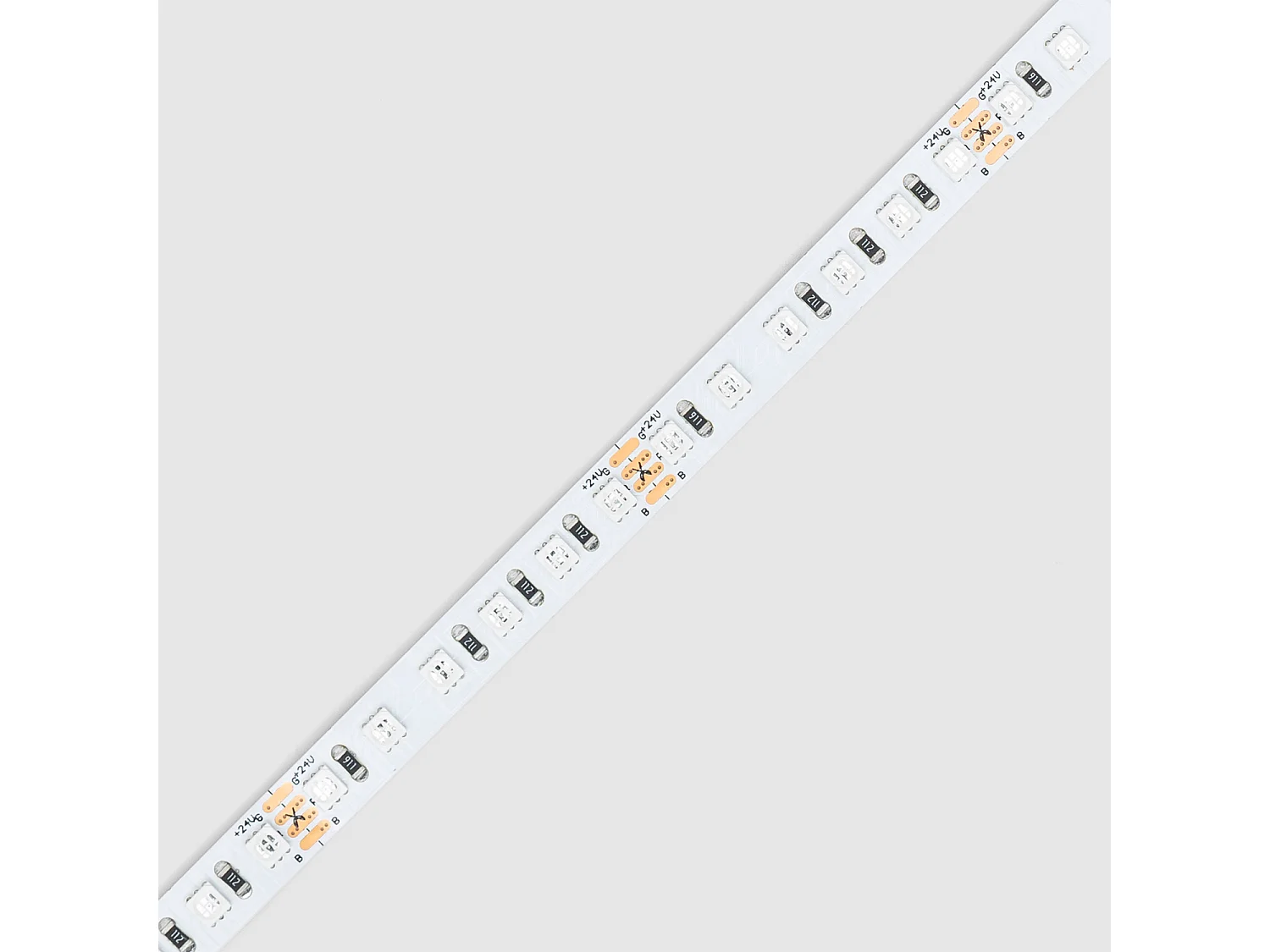 Ruban LED 24V RGB SMD 120 LED/m 5m 9W/m Largeur 8mm Coupe 5cm IP20 RGB