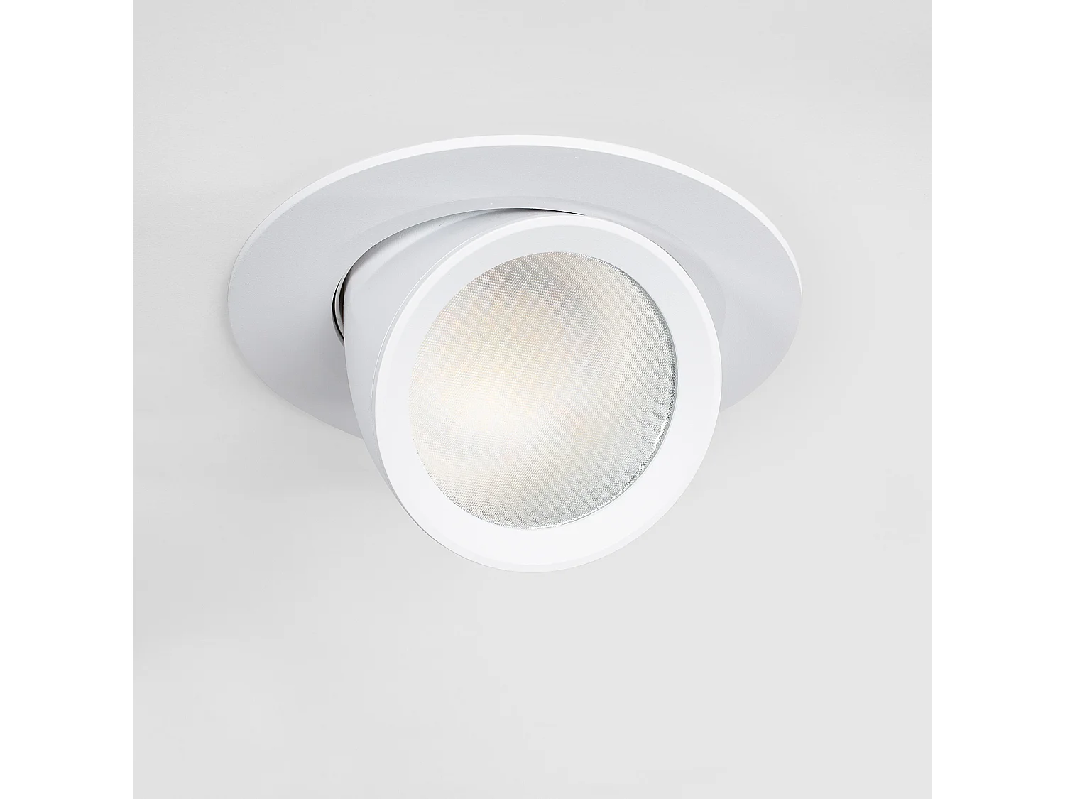 Downlight LED 38W Rond Directionnel Chip  120 lm/W  Coupe Ø 160 mm No Flicker 2700K - 4000K - 6000K Sélectionnable (chaud-neutre-froid)