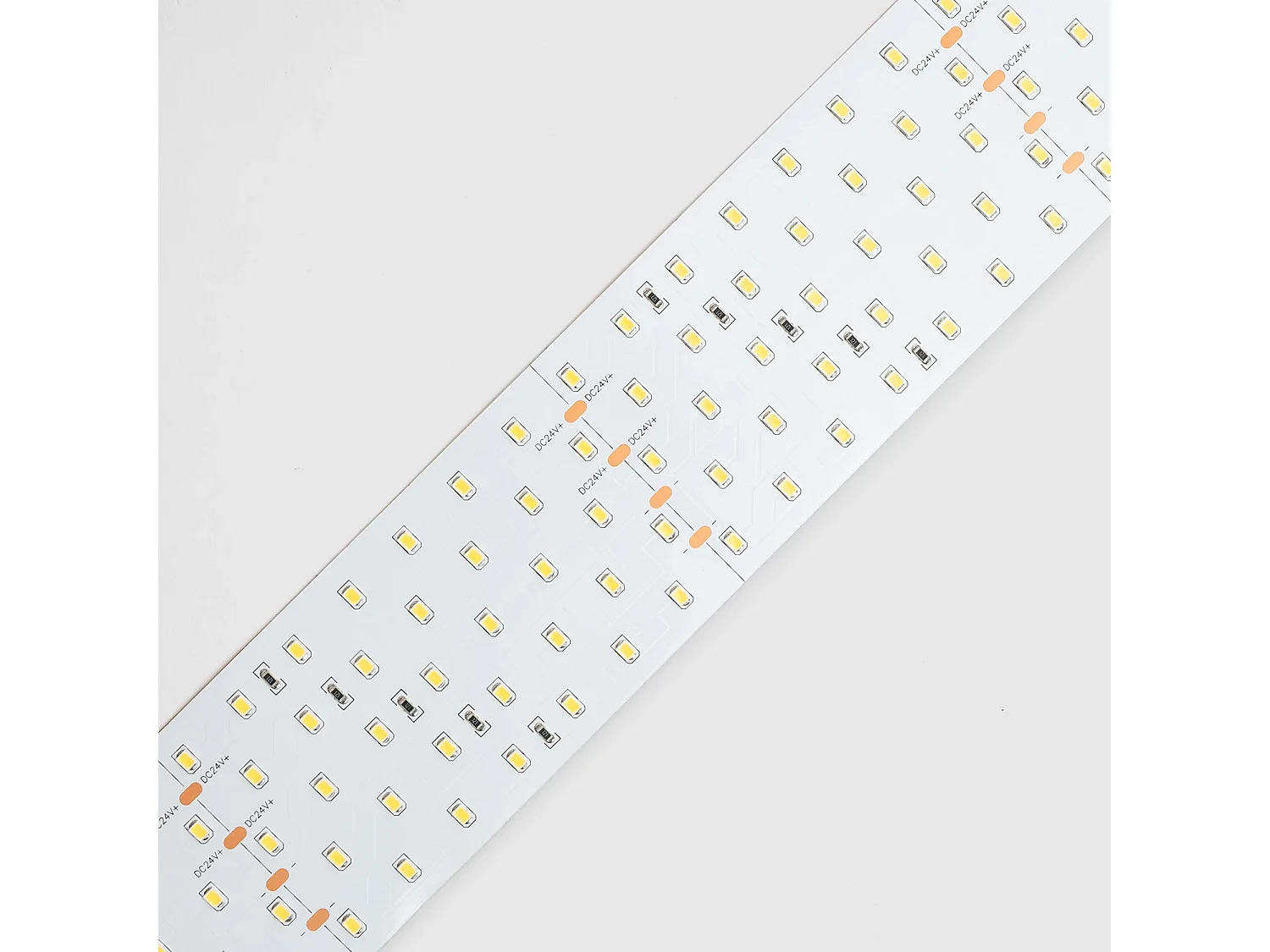 Ruban LED 24V SMD 350 LED/m 5m 36W/m 4500lm/m Super Étroit 57mm Coupe 10cm IP20 4000K Blanc neutre