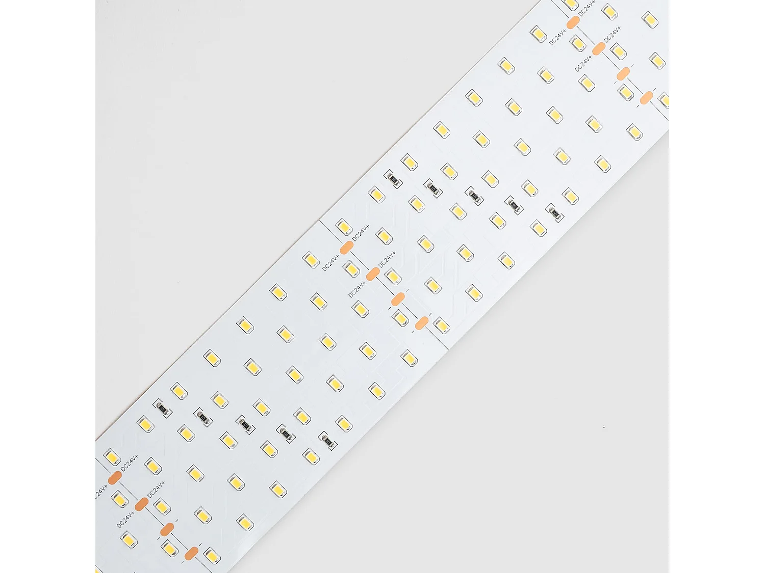 Ruban LED 24V SMD 350 LED/m 5m 36W/m 4500lm/m Super Étroit 57mm Coupe 10cm IP20 4000K Blanc neutre