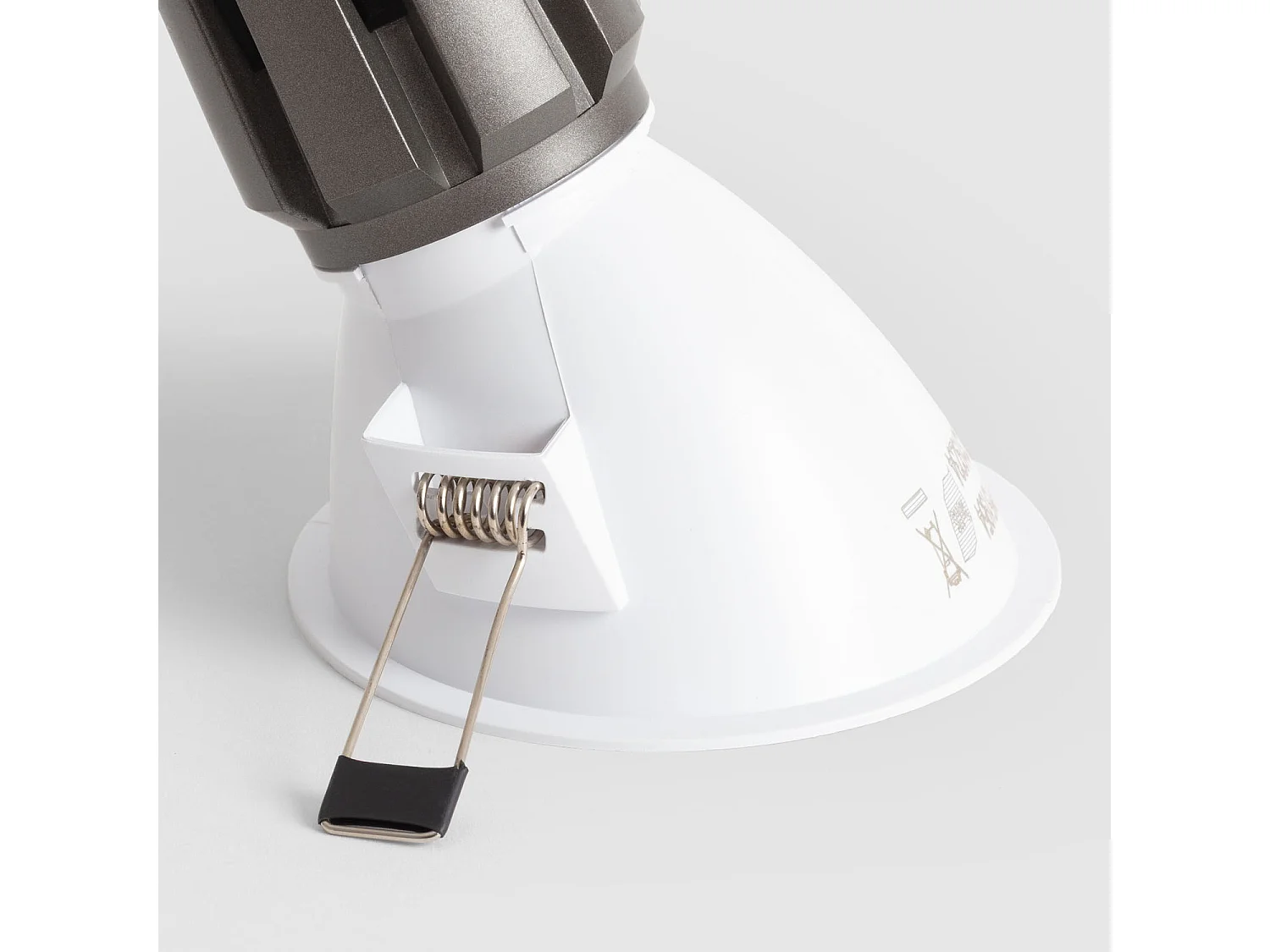 Spot Downlight LED 9W / 12W Conique Inclinaison 20º Areni Coupe Ø 85 mm 2700K Or Blanc chaud 9 W