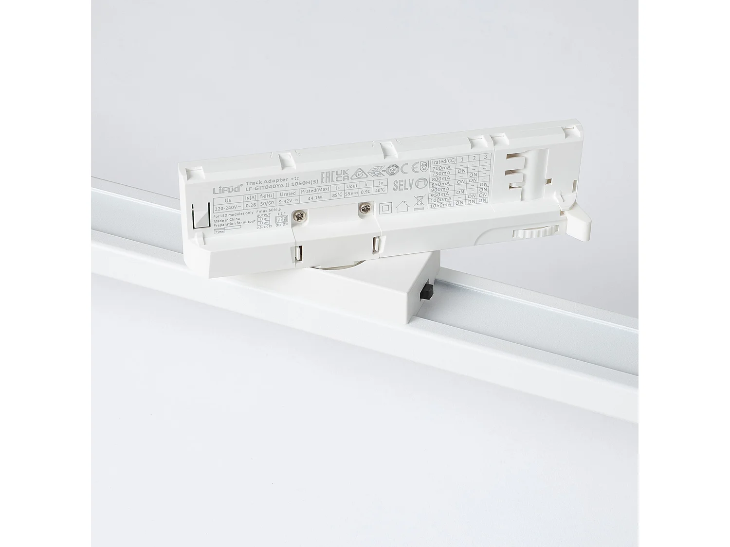 Spot Linéaire LED sur Rail Triphasé 40W 1180mm CCT Selectionnable Davis  Blanc 2700K - 3500K - 4000K