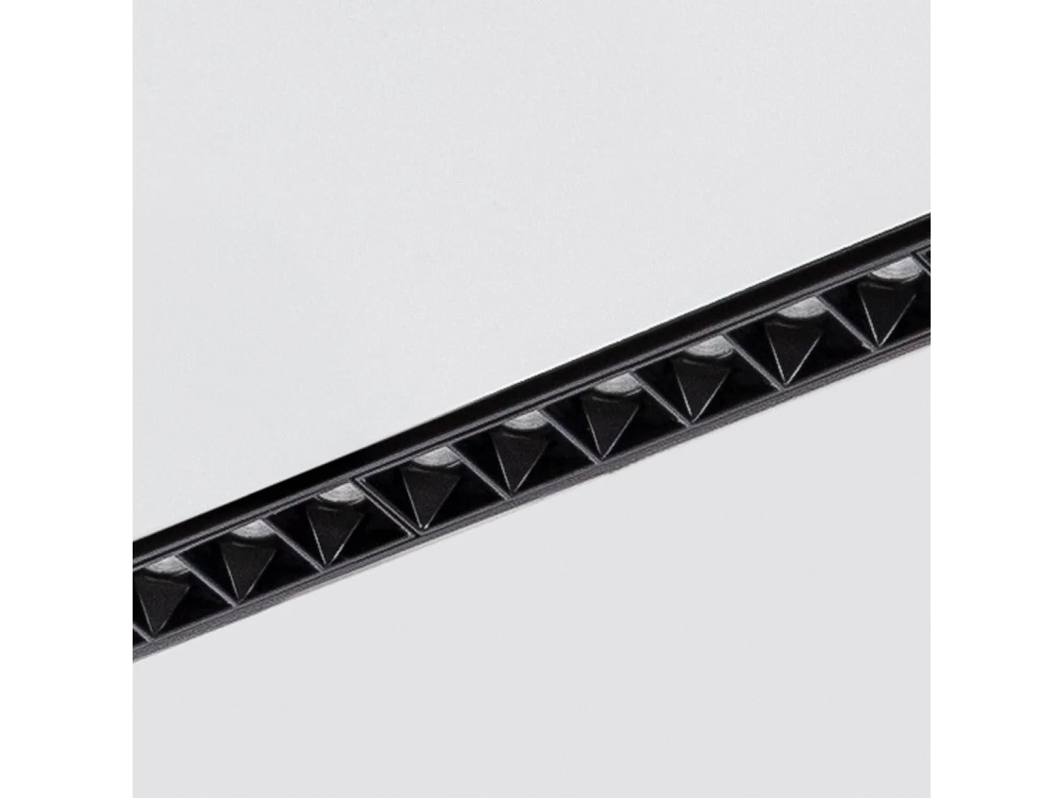 Spot Linéaire LED sur Rail Magnétique 20mm 30W 48V  2700K - 3000K - 4000K Sélectionnable (chaud-neutre)